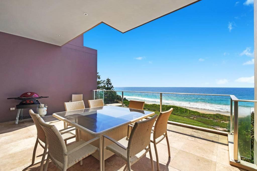 Apartament Beach And Ocean Front Penthouse With Wifi And Parking Entrance Zewnętrze zdjęcie